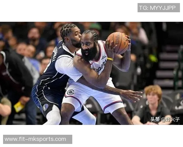 哈登狂轰41+14+11创纪录，快船双加时激战独行侠，赛场奇迹再现