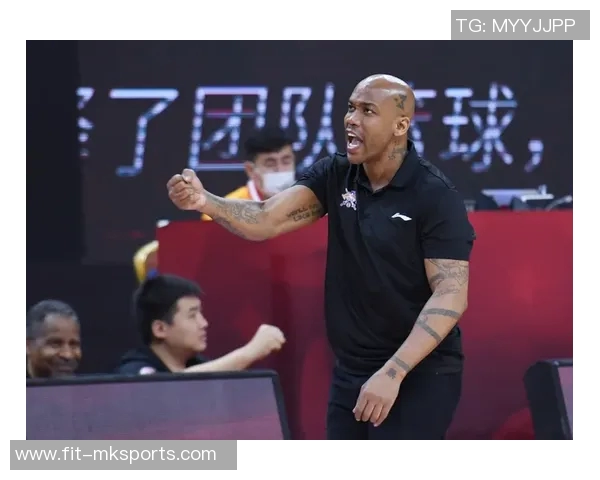 香港屋邨篮球青年访京，名宿马布里现场暖心指导